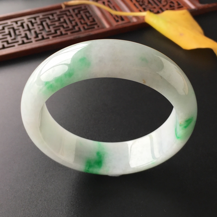 (超值推荐)糯冰种飘翠手镯(61mm)