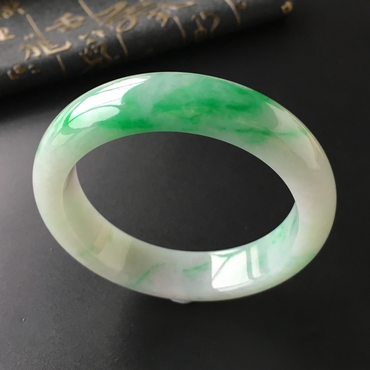 (超值推荐)糯冰种飘翠手镯(56.6mm)