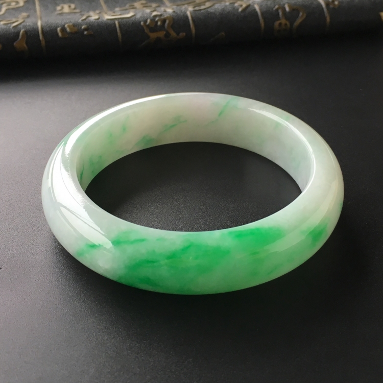 (超值推荐)糯冰种飘翠手镯(56.6mm)