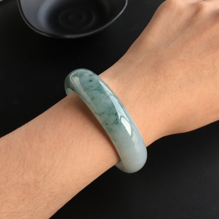 (超值推荐)糯冰种飘花手镯(57.7mm)