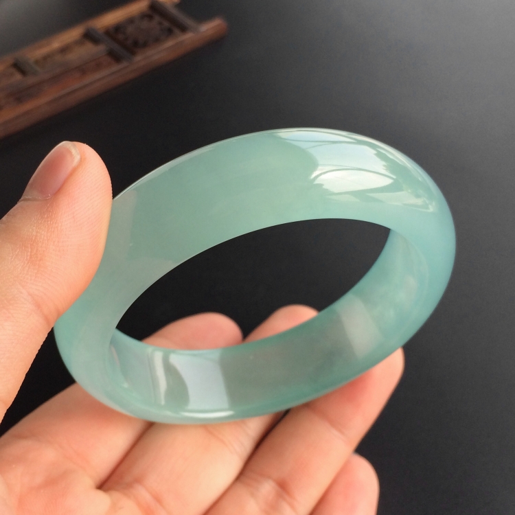 (超值推荐)冰种晴水手镯(56.8mm)