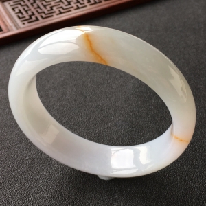 (超值推荐)糯冰种飘黄翡手镯(60.5mm)