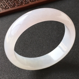 (超值推荐)糯冰种淡晴水手镯(58.9mm)