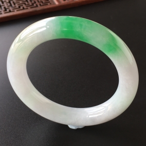 (超值推荐)糯冰种飘翠圆条手镯(57.6mm)