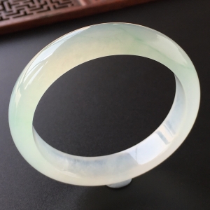 (超值推荐)冰种略飘花手镯(54mm)