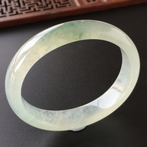 (超值推荐)冰种飘花贵妃镯(55.5mm-48.2mm)