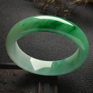 （超值推荐）糯冰种飘翠手镯（57mm）