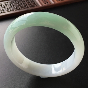 (超值推荐)糯冰种晴水手镯(57.3mm)