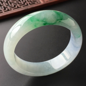(超值推荐)糯冰种飘翠手镯(56.4mm)