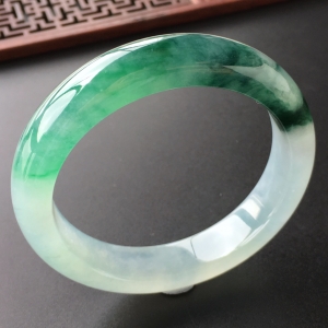 (超值推荐)冰种飘花手镯(56.1mm)