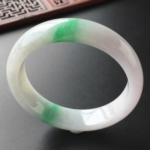 (超值推荐)糯冰种飘翠手镯(54.8mm)