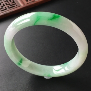 (超值推荐)糯冰种飘翠手镯(56.1mm)