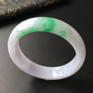 (超值推荐)糯冰种淡春带彩手镯(57.4mm)