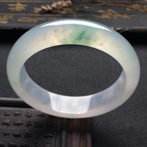 （超值推荐）冰种略飘花手镯（57mm）