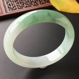 (超值推荐)糯冰种飘花手镯(59.3mm)