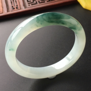 (超值推荐)糯冰种飘花手镯(55.6mm)