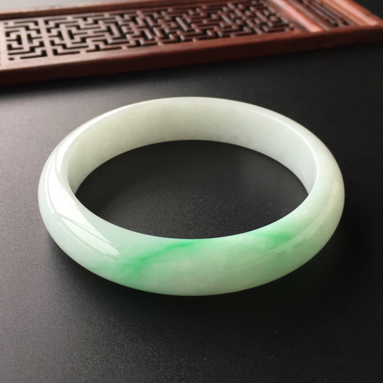 (超值推荐)糯冰种飘翠手镯(57.5mm)