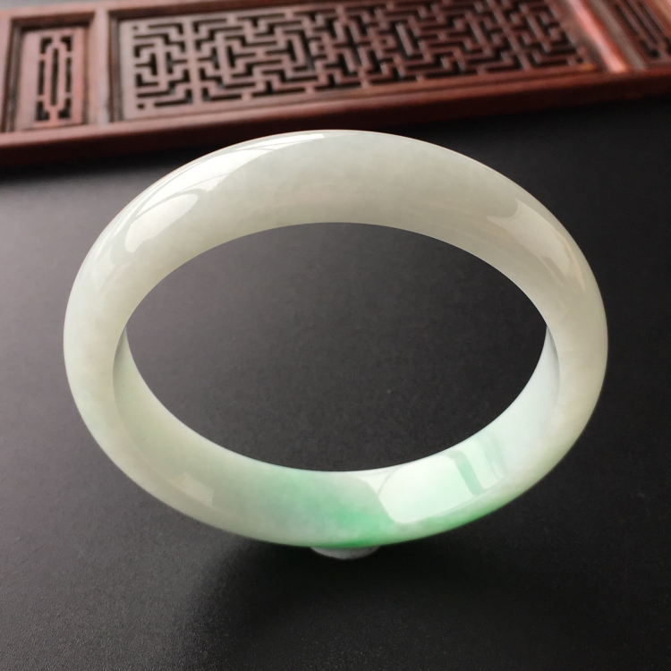 (超值推荐)糯冰种飘翠手镯(57.5mm)