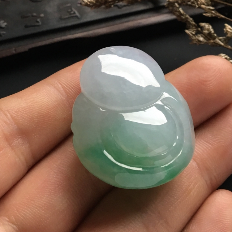 （超值推荐）糯冰种略飘绿花玉佛挂件