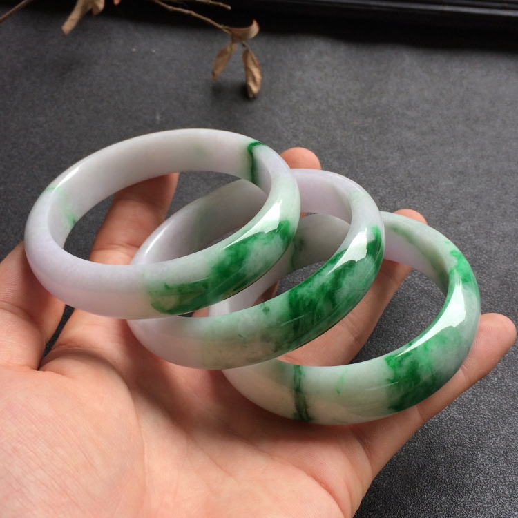 （超值推荐）糯冰种带浓绿手镯(一批走)（58.7mm/60mm/60mm）