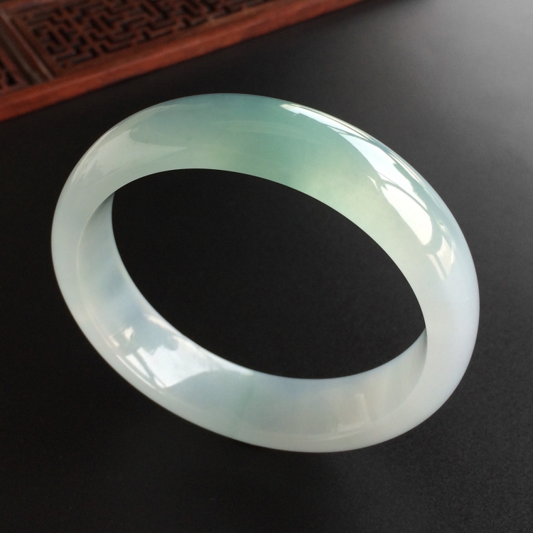 (超值推荐)冰种晴水手镯(59.5mm)