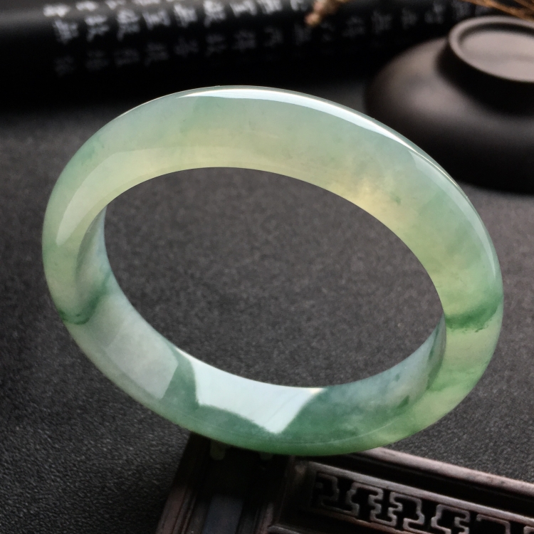 （超值推荐）糯冰种飘花手镯（57.2mm）