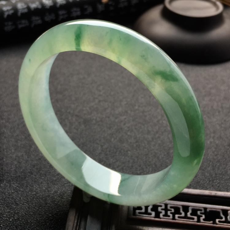 （超值推荐）糯冰种飘花手镯（57.2mm）