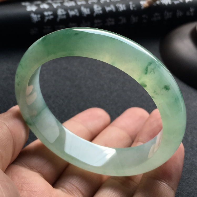 （超值推荐）糯冰种飘花手镯（57.2mm）