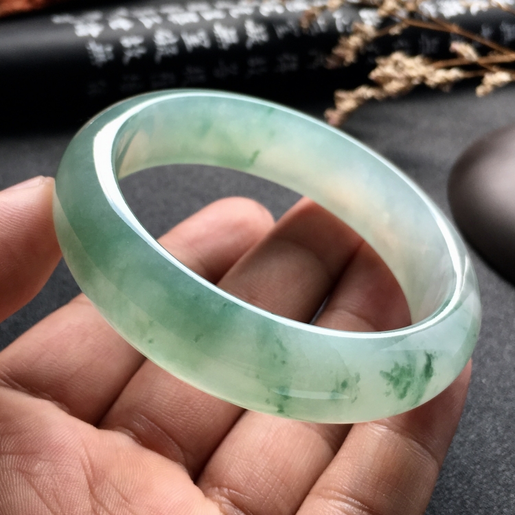 （超值推荐）糯冰种飘花手镯（56.5mm）