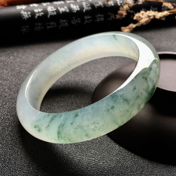 （超值推荐）冰种飘花手镯（57.2mm）