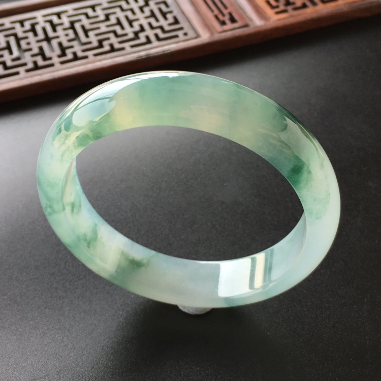 (超值推荐)冰种飘花手镯(57.3mm)