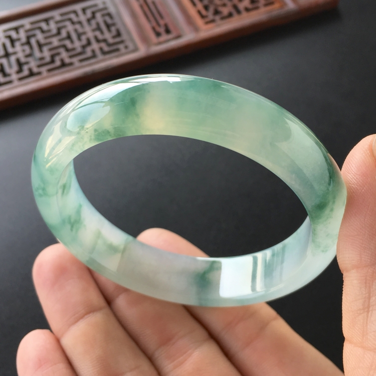 (超值推荐)冰种飘花手镯(57.3mm)