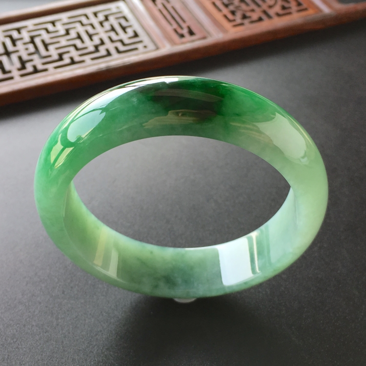 (超值推荐)糯冰种飘翠手镯(54.6mm)