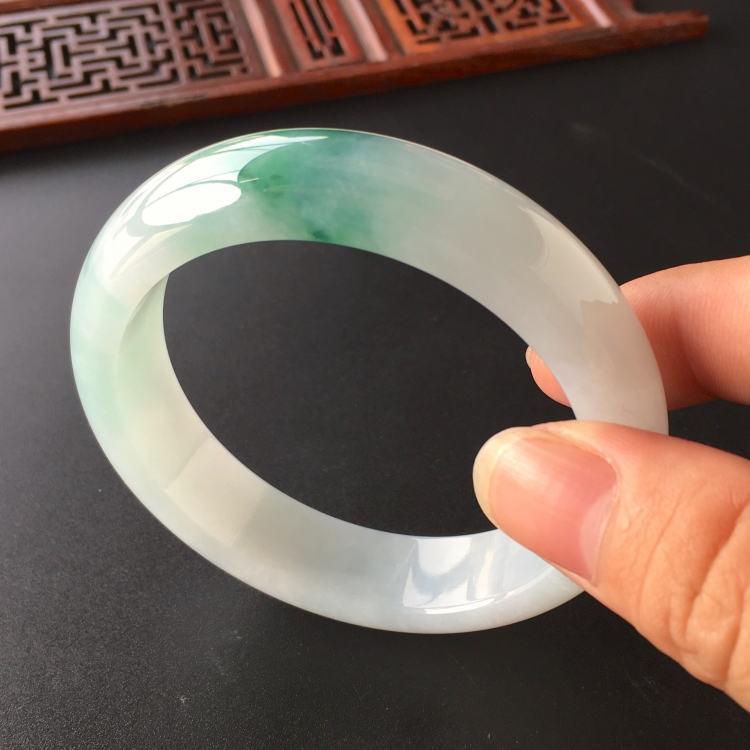 (超值推荐)糯冰种飘花手镯(57mm)