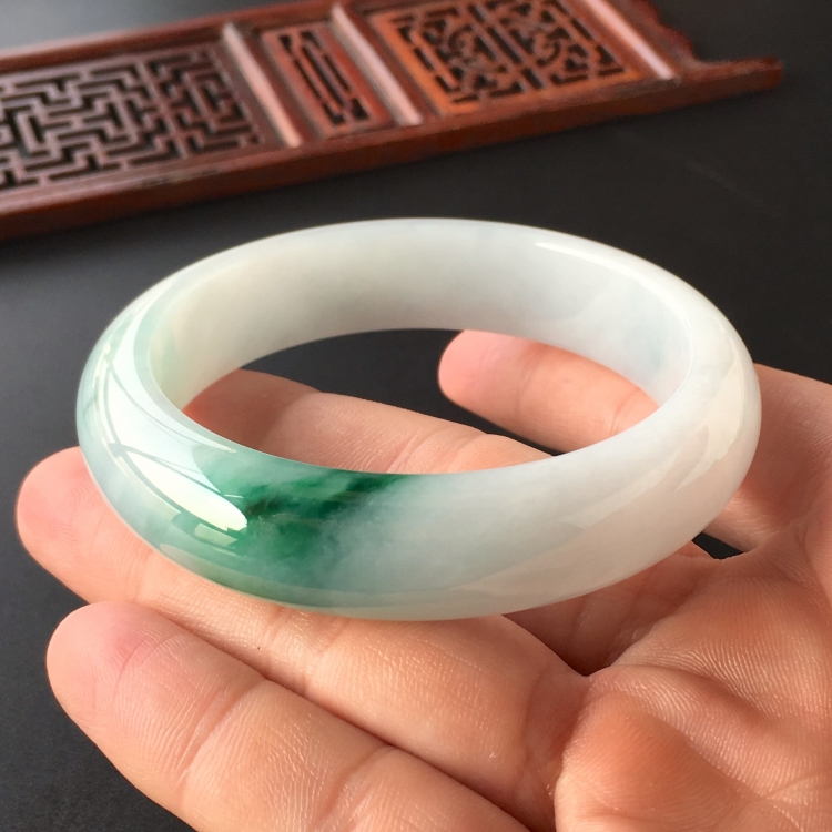 (超值推荐)糯冰种飘花手镯(57mm)