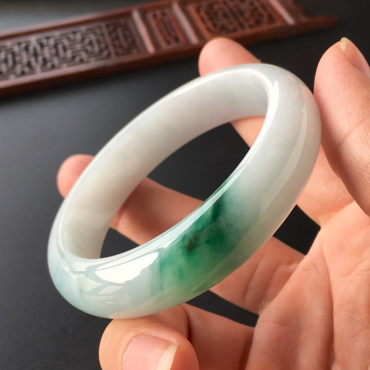 (超值推荐)糯冰种飘花手镯(57mm)