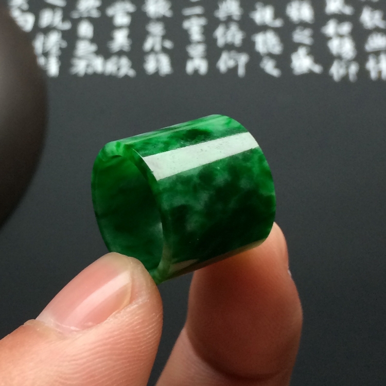 （超值推荐）糯冰种翠色路路通挂件