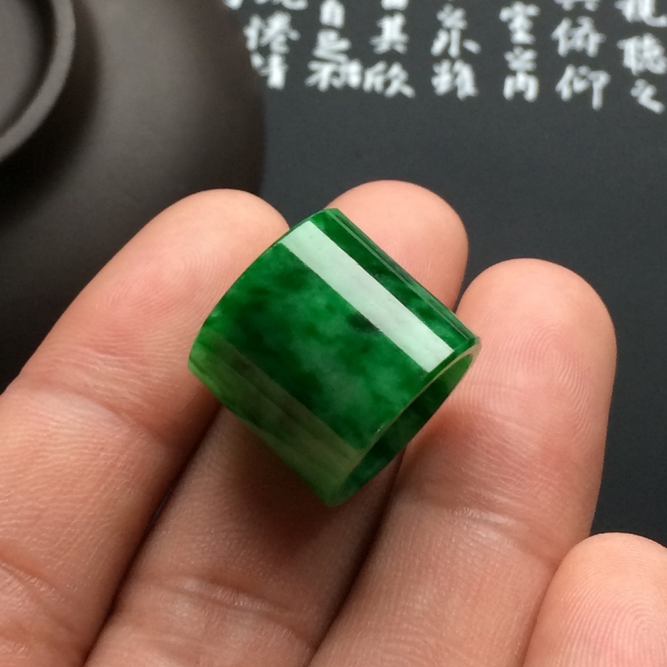 （超值推荐）糯冰种翠色路路通挂件