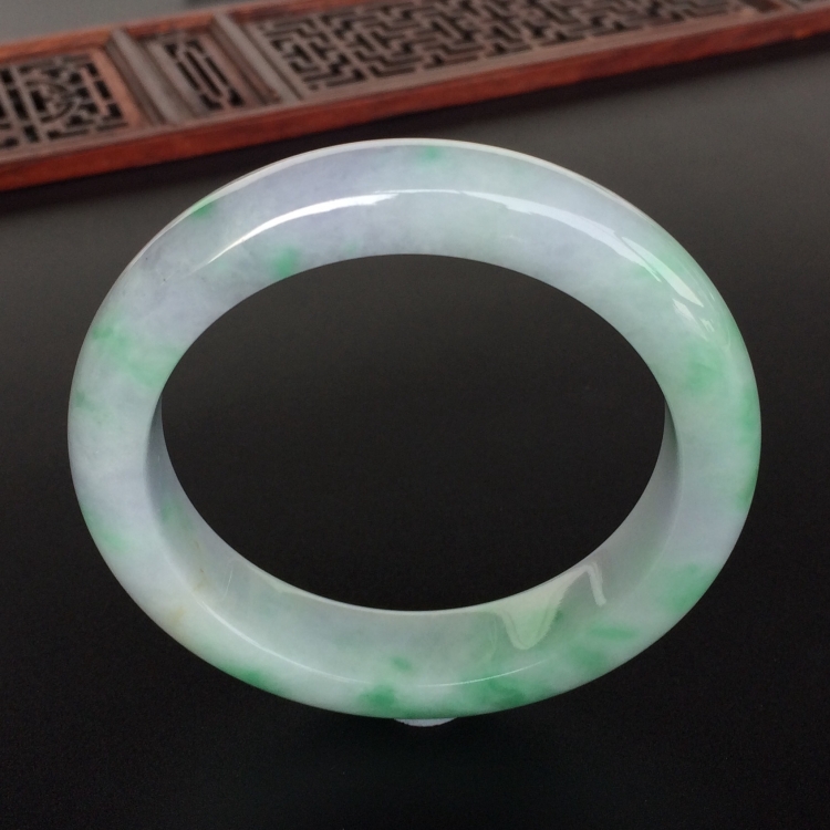 (超值推荐)糯冰种淡春带彩手镯(54.1mm)