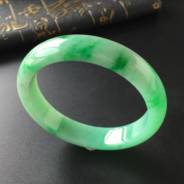 (超值推荐)糯冰种飘翠手镯(55.2mm)