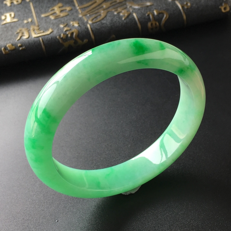 (超值推荐)糯冰种飘翠手镯(55.2mm)