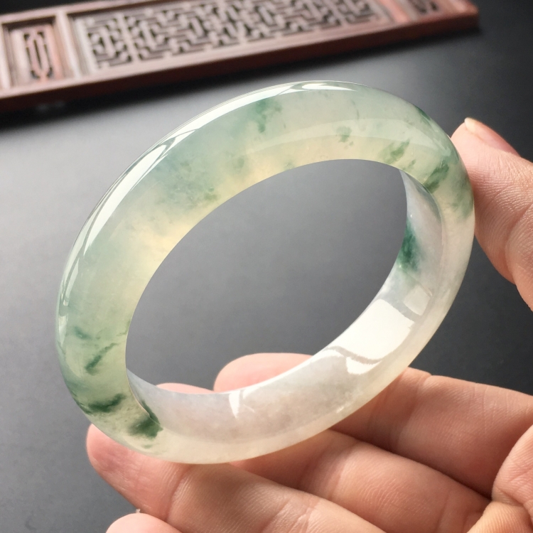 (超值推荐)冰种飘花手镯(56.2mm)