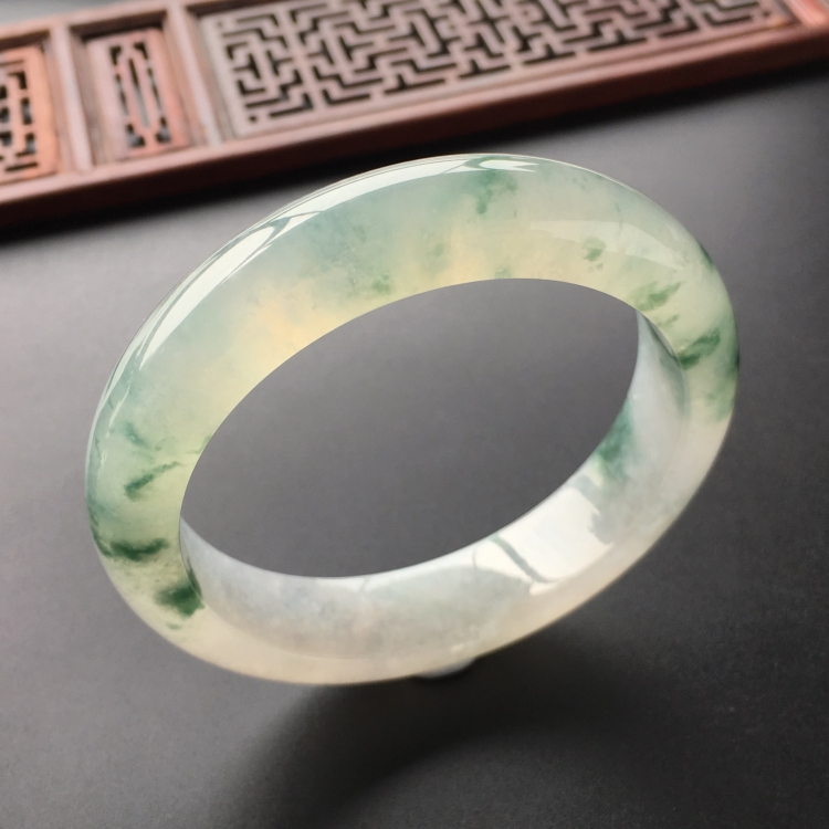 (超值推荐)冰种飘花手镯(56.2mm)