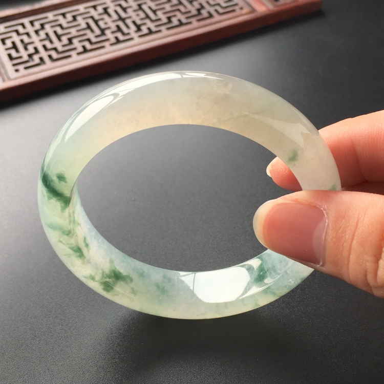 (超值推荐)冰种飘花手镯(56.2mm)