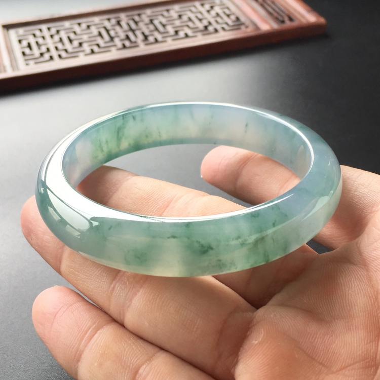 (超值推荐)糯冰种飘花手镯(57.5mm)