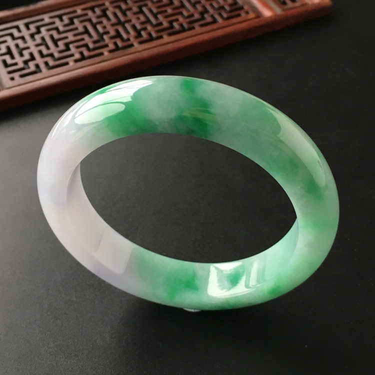(超值推荐)糯冰种飘翠手镯(58.2mm)