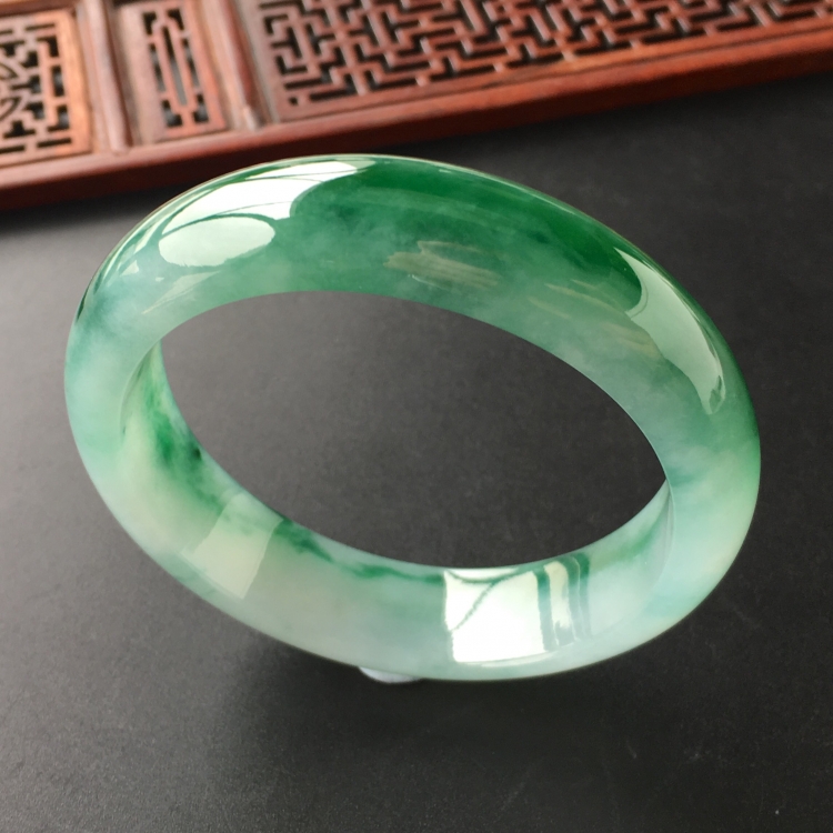 (超值推荐)糯冰种飘翠手镯(58.7mm)