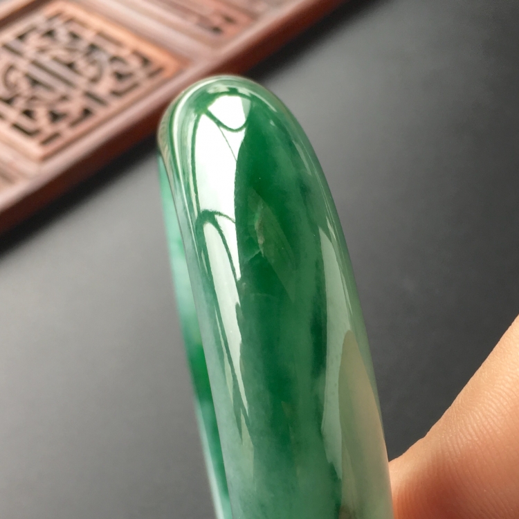 (超值推荐)糯冰种飘翠手镯(58.7mm)