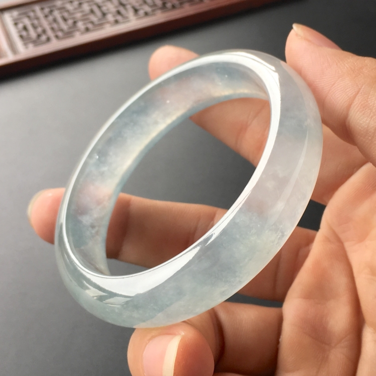(超值推荐)冰玻种晴水手镯(56mm)