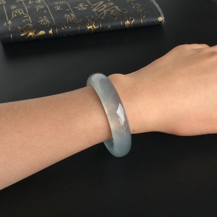 (超值推荐)冰玻种晴水手镯(56mm)